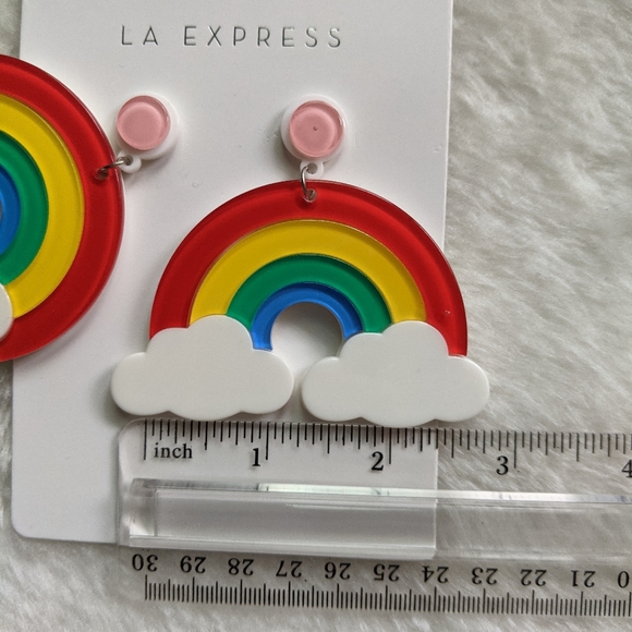 🎉 3/$25🎉 Rainbow 🌈 Earrings - Picture 4 of 5